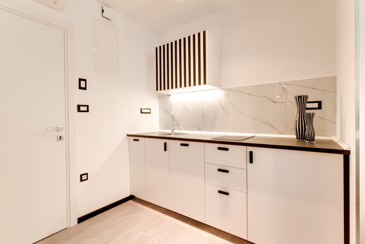 Black & White Apartments 리예카 외부 사진
